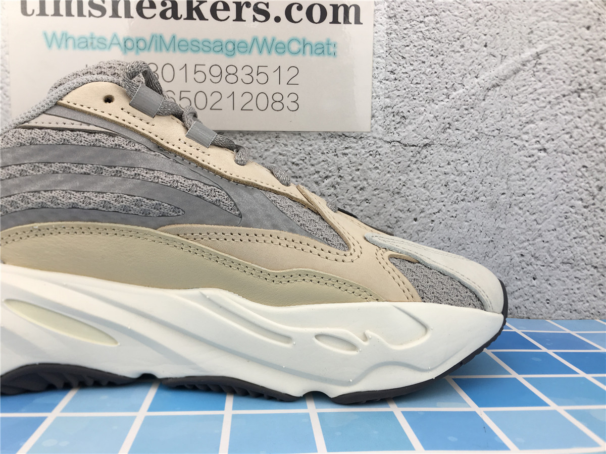 Yeezy Boost 700 V2 Cream GY7924